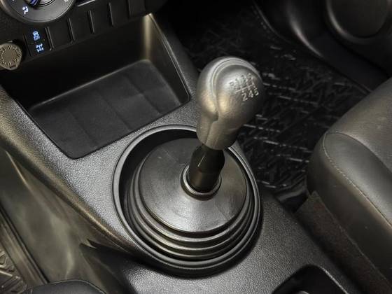 TOYOTA HILUX 2.8 D-4D TURBO DIESEL CS 4X4 MANUAL